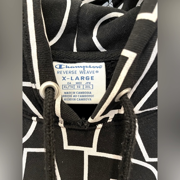 Champion Men’s Reverse Weave Hooded Sweatshirt - Picture 7 of 8